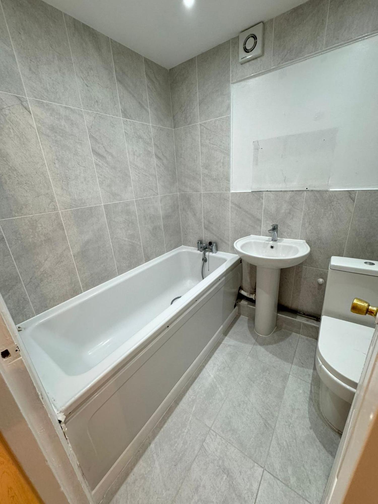 2 Bedroom Flat Near Kilburn Park Appartamento Londra