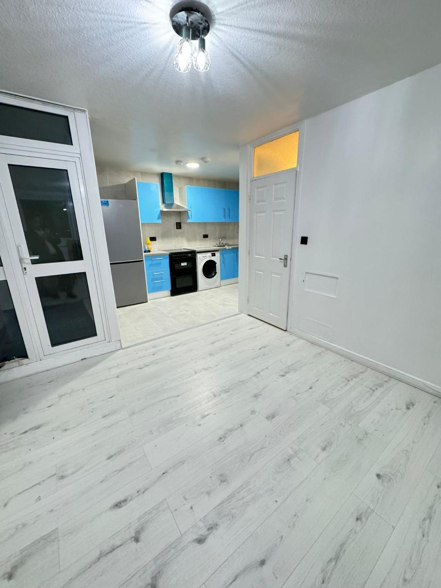 2 Bedroom Flat Near Kilburn Park Appartamento